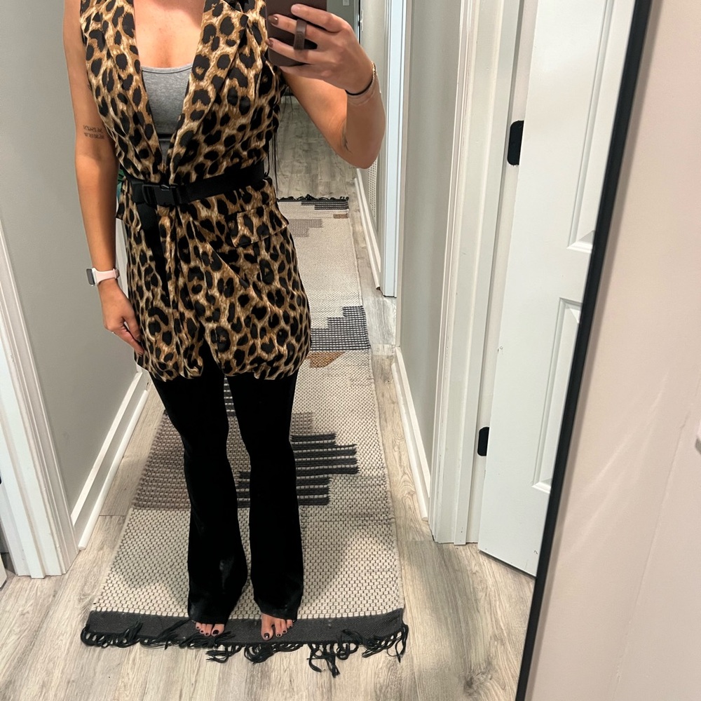 Leopard Print Sleeveless Jumpsuit with Black Accents
